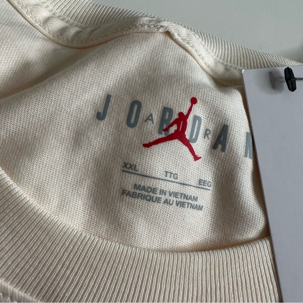 SOLD‼️‼️ NWT Jordan Air Tee - Shirt - Picture 4 of 5